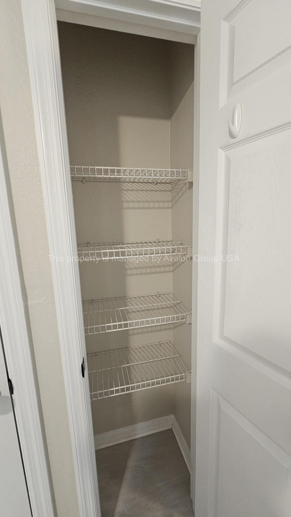 Building Photo - 7800 Point Meadows Dr