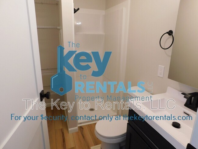 Building Photo - 182 E Main St