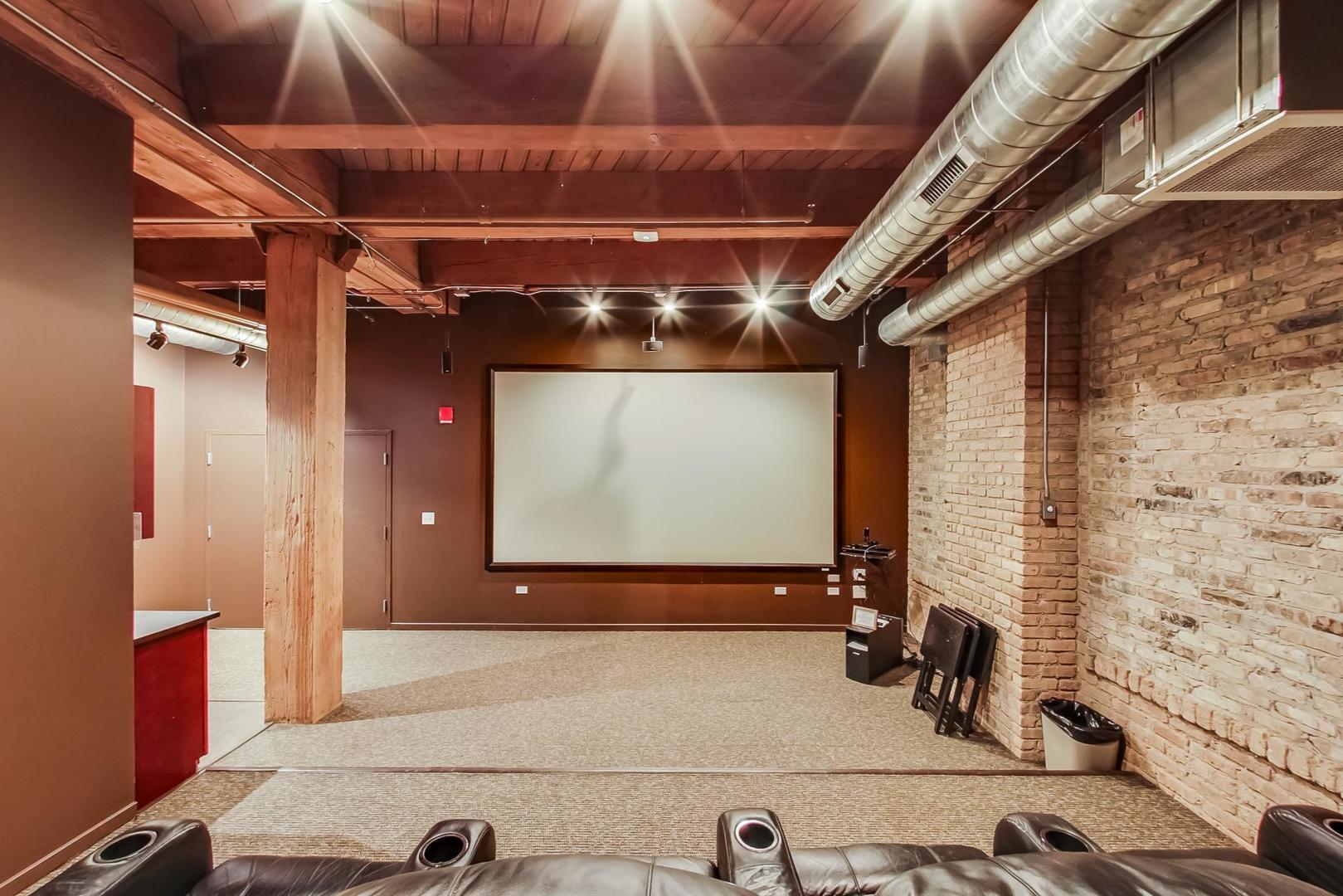 Building Photo - 1040 W Adams St