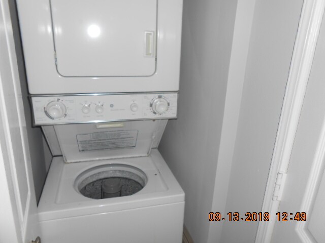 Building Photo - 720 S Sapodilla Ave