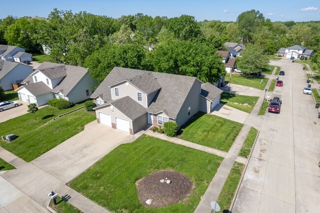 Building Photo - 5005-5007 Carrie Ridge Dr.