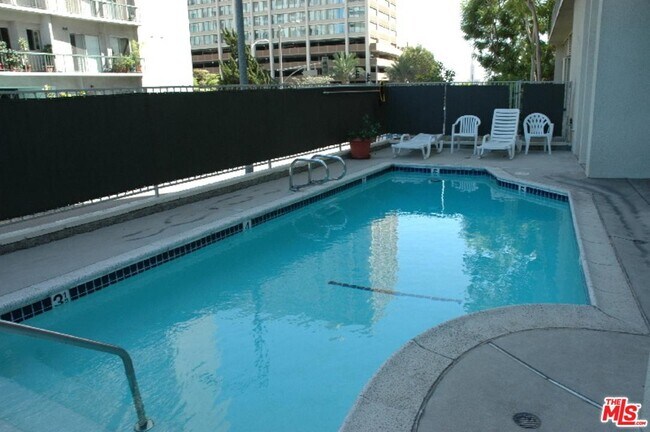 Building Photo - 10751 Wilshire Blvd