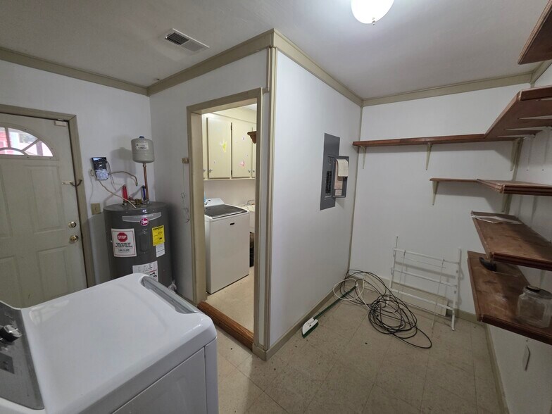 Building Photo - 209 Arrowhead Dr