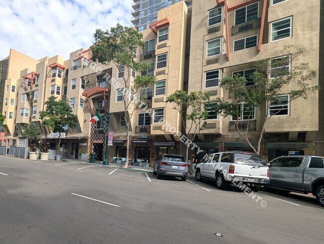 Building Photo - Updated Studio with Parking and Washer/Dryer in Prime Little Italy Location