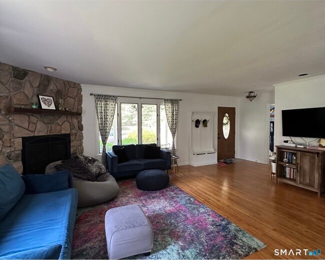 Building Photo - 11 Orchard Hill Rd