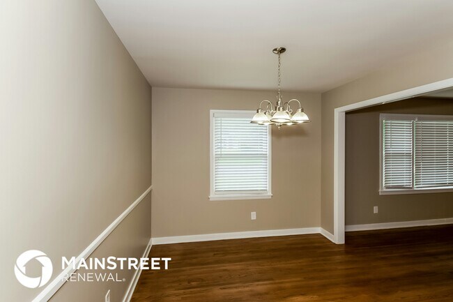 Building Photo - 228 28th Ave NW