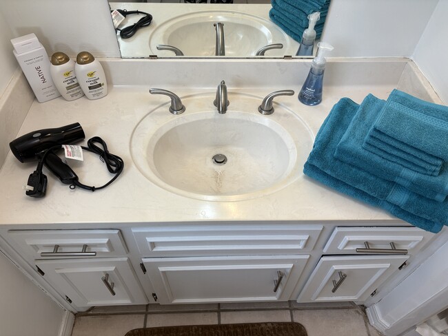 Building Photo - 4338 Ridgecrest Cir