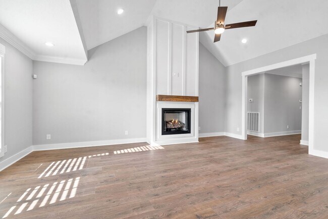 Building Photo - 1065 Veridian Dr