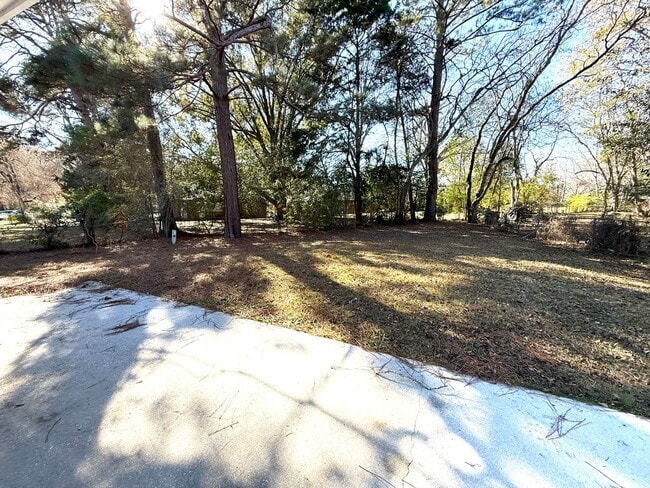 Building Photo - ** 3 Bed 2 Bath located off Woodley road ** Call 334-366-9198 to schedule a self tour
