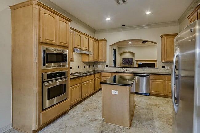 Building Photo - 1143 Sopris Dr