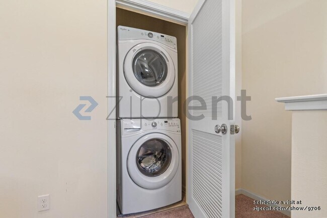 Building Photo - 1505 Coyote Creek Way