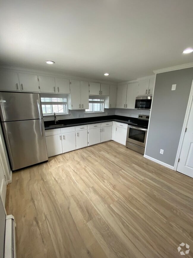 Building Photo - Cozy Renovated 2-Bedroom Home in Emmaus – ...