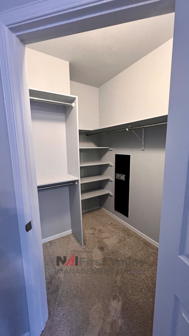 Building Photo - One Bedroom, One Bath Ground Floor