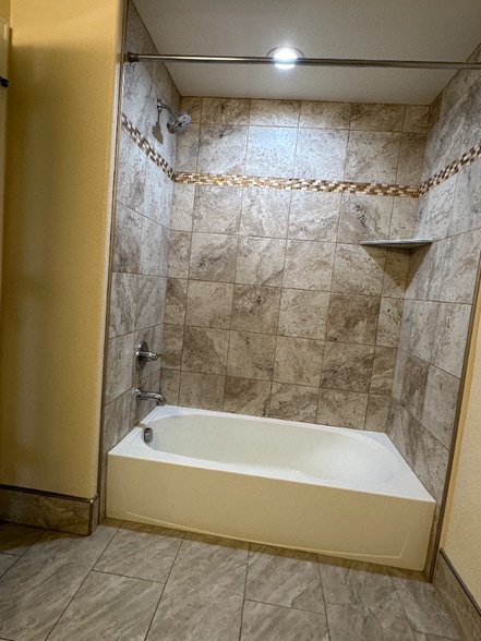 Building Photo - 430 W Pikes Peak Ave