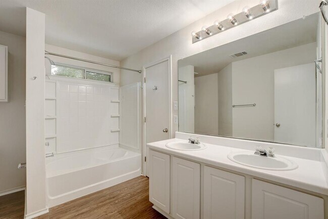 Building Photo - 361 Carriage Way