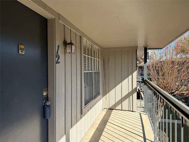 Building Photo - 1223 Augusta Dr