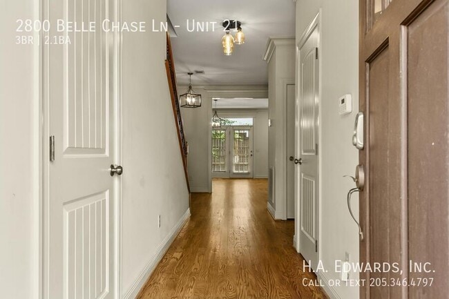 Building Photo - 2800 Belle Chase Ln