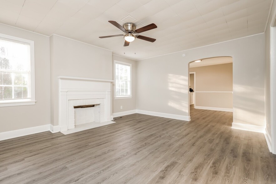 Building Photo - 4282 Adams St