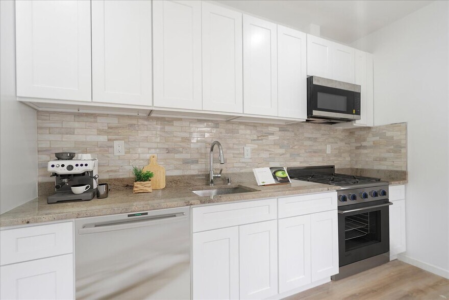 Building Photo - 815 S 12th St