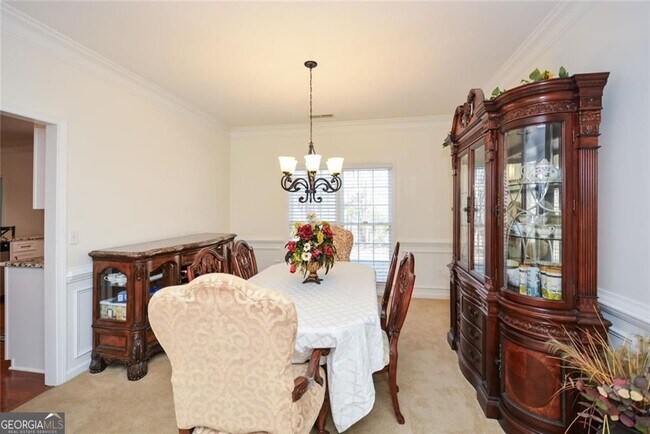Building Photo - 305 Collegiate Dr