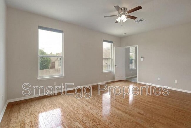 Building Photo - 1007 Linden Loop
