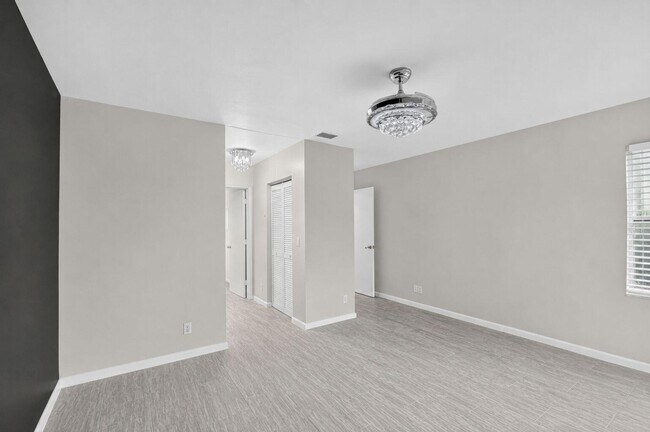 Building Photo - 208 Caribe Ct