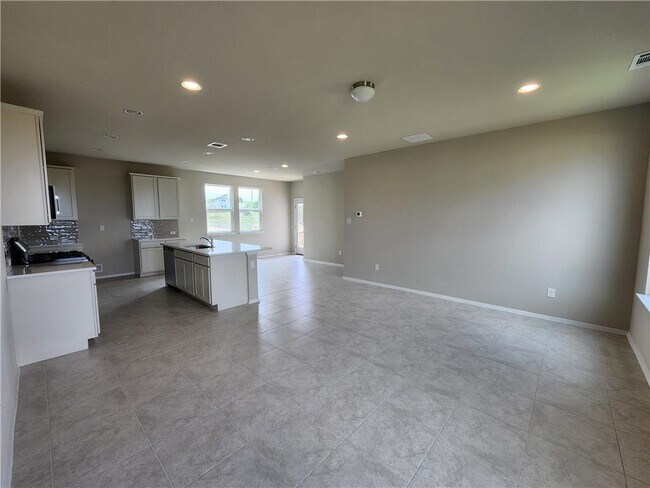 Building Photo - 11400 Milano Dr