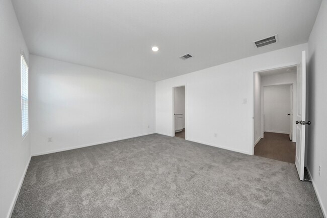 Building Photo - 2523 Night Emerald Dr