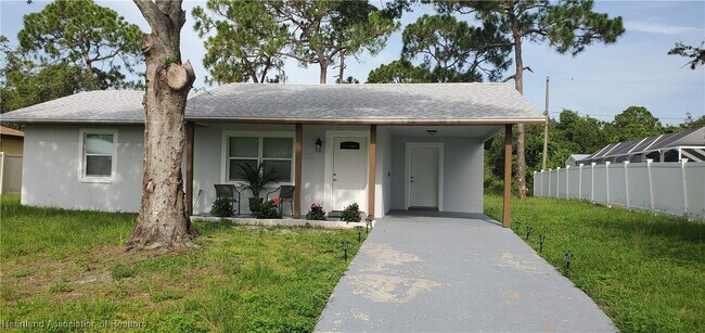 Building Photo - 1619 Valiant Ave