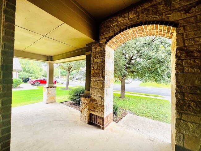 Building Photo - 2708 Cottonwood Shores Dr