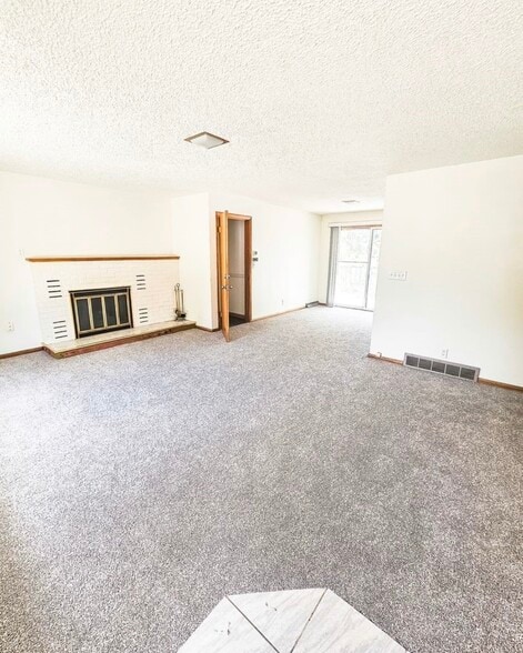 Building Photo - 1310 NE Williams St