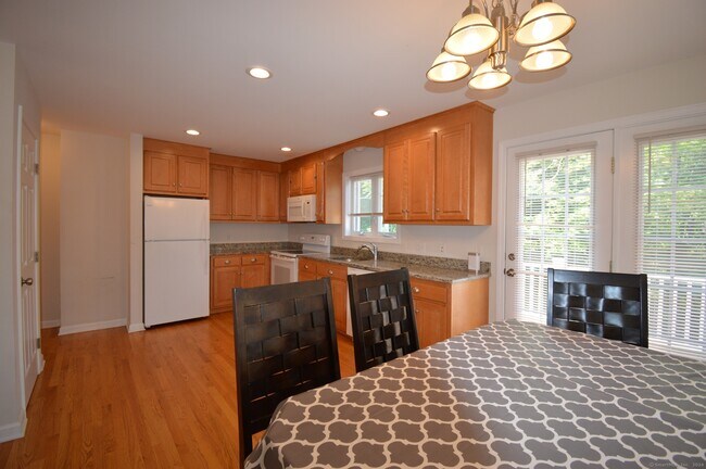 Building Photo - 173 Saybrook Rd