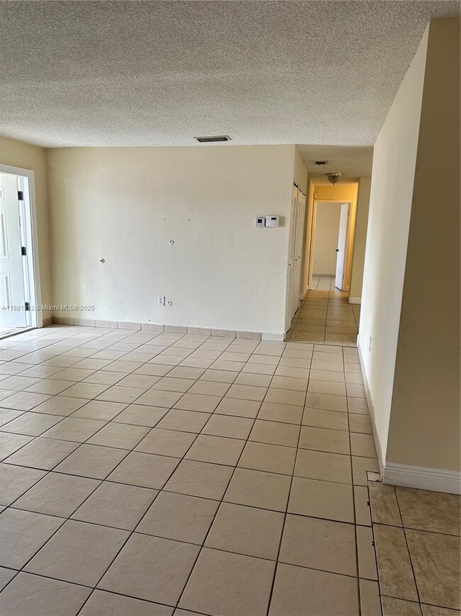 Building Photo - 535 W 79th Pl