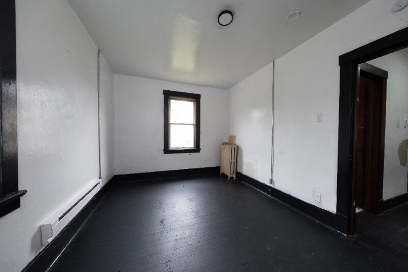 Building Photo - 1022 Kenneth Ave