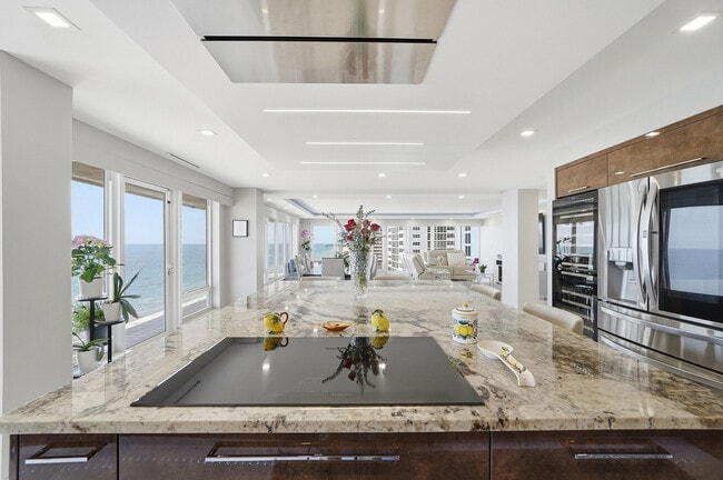 Building Photo - 4100 Galt Ocean Dr