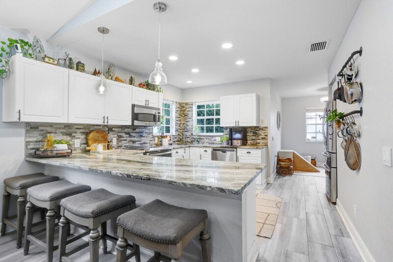 Building Photo - 3122 W Grace St