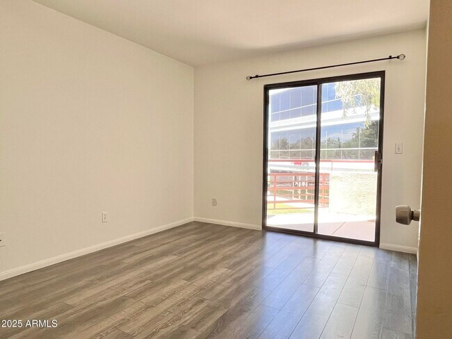 Building Photo - 4850 E Desert Cove Ave