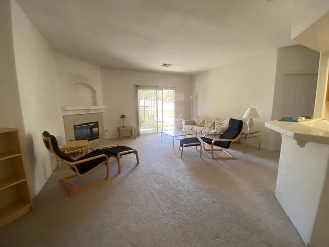 Building Photo - 2975 Bluegrass Ln