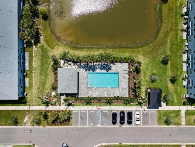 Building Photo - 575 Salisbury Cir