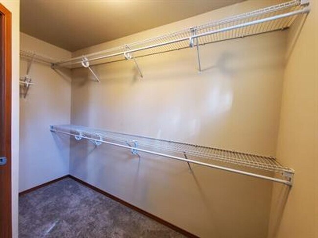 Building Photo - 3 Bedroom 2.5 Bath located in Tumwater