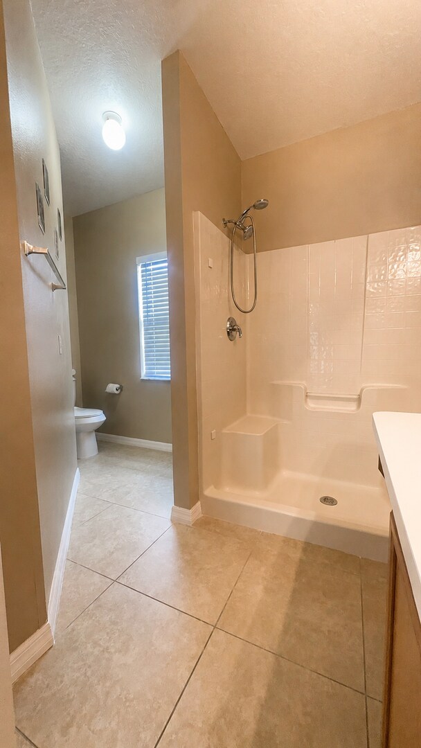 Building Photo - 850 Glastonbury Dr