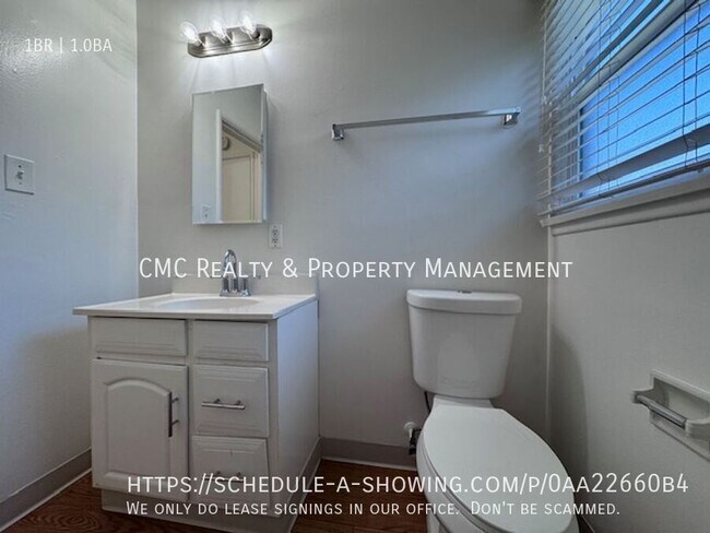 Building Photo - 3301 E 2nd-7