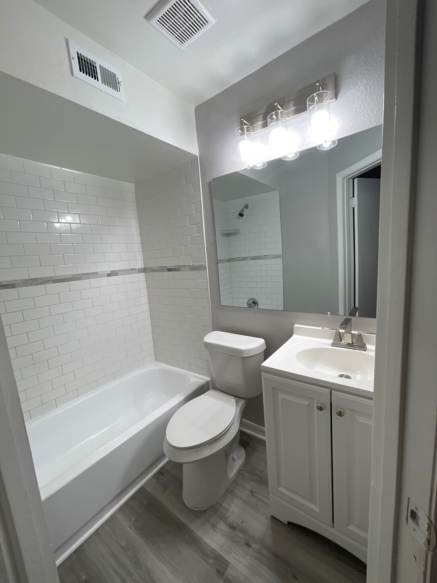 Building Photo - 11345 Regal Square Dr