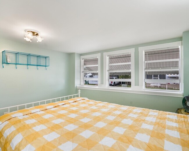 Building Photo - 1680 SW 84th Ave