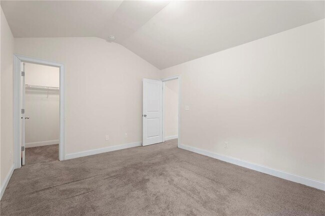 Building Photo - 165 Regency Pl