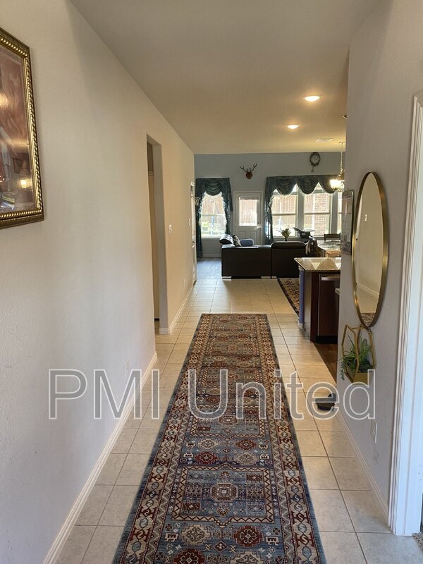 Building Photo - 429 Halwin Dr