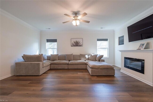 Building Photo - 1536 Beekman St