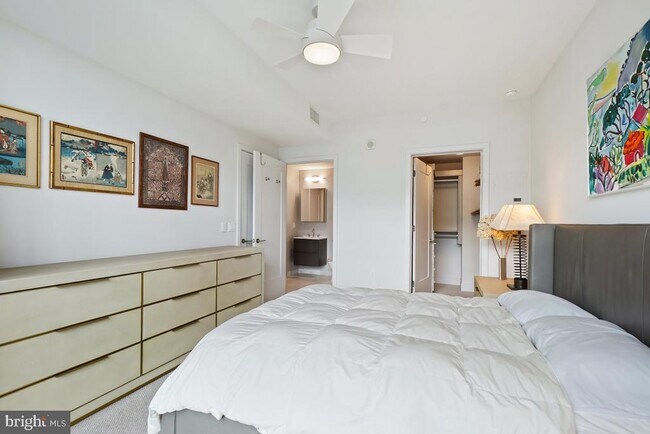 Building Photo - 45 Sutton Square SW