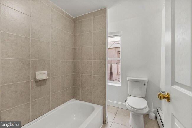 Building Photo - 1124 S 15th St