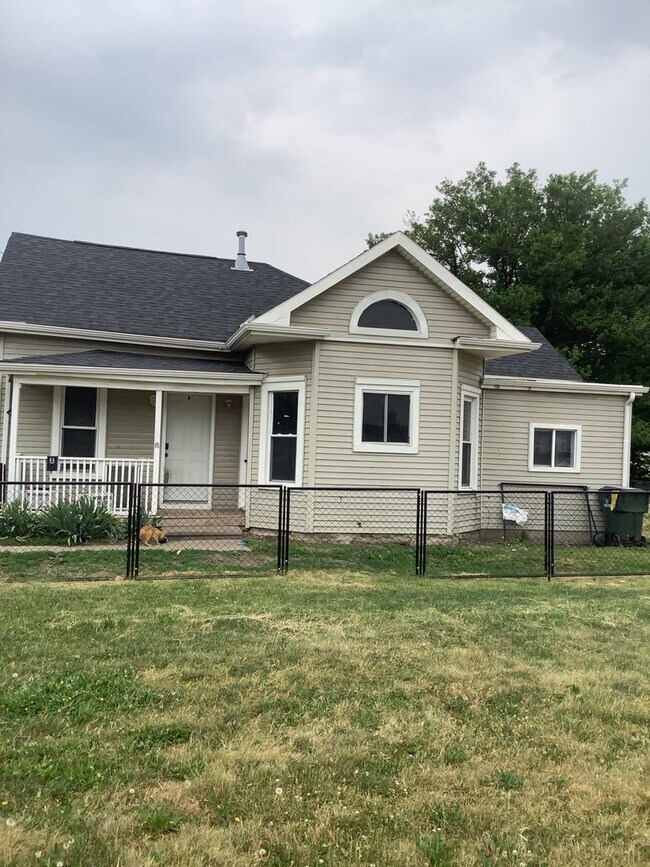 Primary Photo - 500 C Avenue